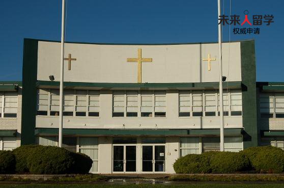 康登高中（Camden Catholic High School）成立于1887年，位于新泽西州樱州市。发展至今，学校已经成为古典学校的典范，获得MSCAS/CB/ASCD/NASS认证。