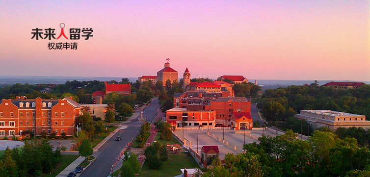 根据2004年Fiske Guide to Colleges，堪萨斯大学是全美就读后投资报酬率最高（the Best Buys of 2004 list）的公立大学之一（全美仅有22所公立大学上榜）。